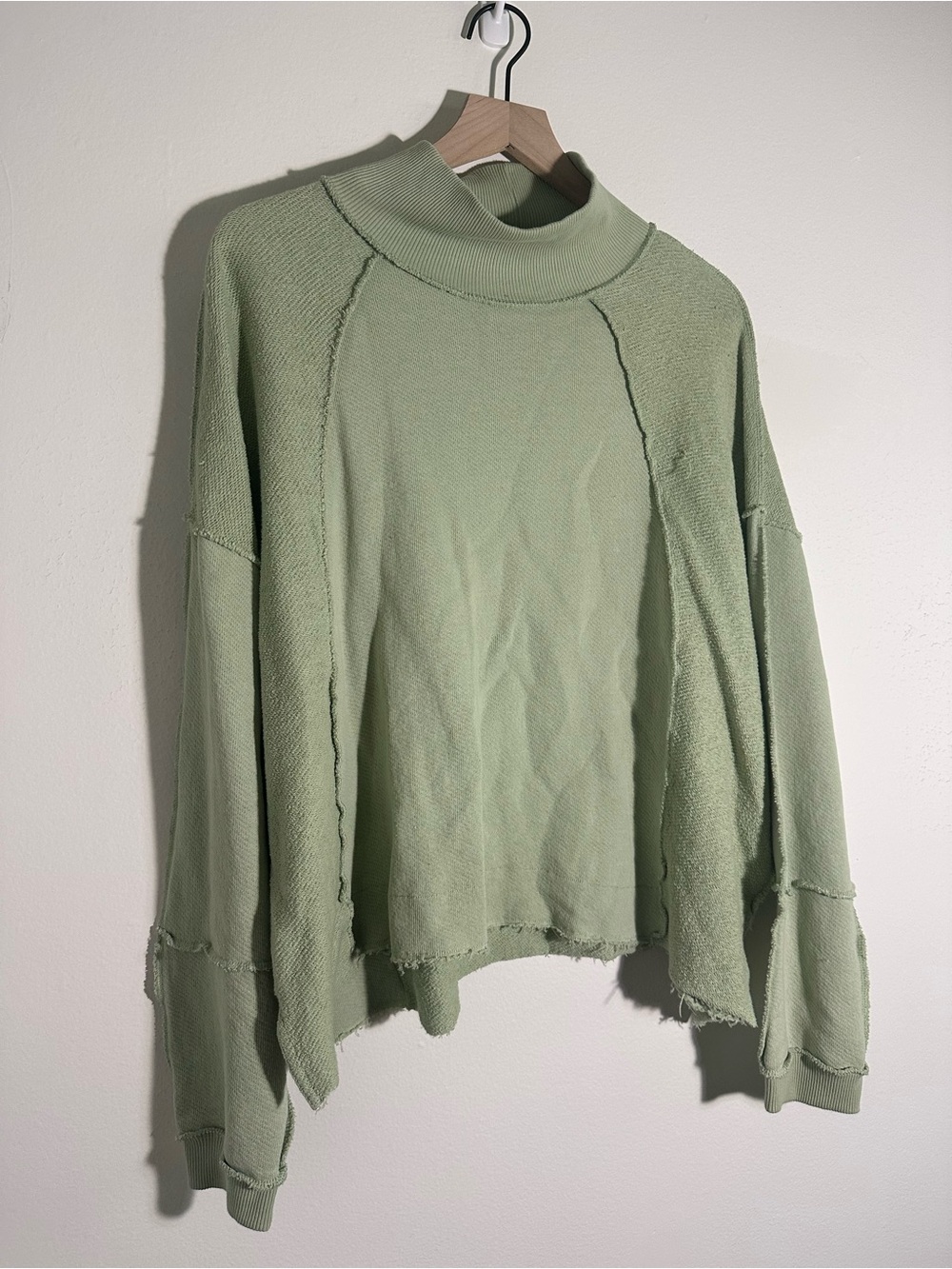 American Eagle - Boxy Mock Neck Sweatshirt in Sage Green